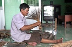 Hậu Giang: Làng nghề ở miền Tây hơn nửa thế kỷ sống khá giả nhờ nghề bó chổi cọng lá dừa