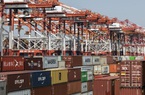Cảng biển Trung Quốc nhộn nhịp chưa từng có do xuất khẩu tăng đột biến, sản xuất thêm trăm nghìn container vẫn chưa đủ