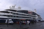 Đoàn khách quốc tế từ siêu du thuyền Le Lapérouse tham quan cố đô Huế 
