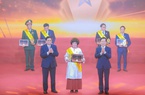 Anh hùng Lao động Thái Hương được tôn vinh Top 10 Doanh nhân Việt Nam tiêu biểu 2022