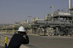 Saudi Arabia giữ nguyên giá dầu bán cho châu Á nhưng tăng giá với Mỹ