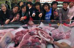 Trung Quốc tiếp tục xuất kho dự trữ để ổn định giá thịt lợn, giá lợn hơi trong nước còn biến động
