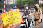 Bảo hiểm xe máy: Tâm lý đối phó CSGT và dấu hỏi quyền lợi cho người dân (Bài 1)