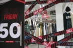Hàng loạt tuyến phố thời trang tại Hà Nội giăng kín biển giảm giá lên tới 80% dịp Black Friday