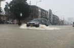 Nghệ An: Thành phố Vinh lại ngập sâu vì mưa lớn