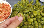 Mùa nước tràn đồng, đưa sản vật cá sông, rau đồng, trái cà na dại từ An Giang lên Sài Gòn