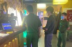 TP.HCM: Một quán karaoke ở ở quận 5 vẫn hoạt động sau lệnh tạm đình chỉ