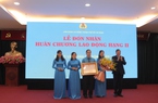 TP.HCM: LĐLĐ quận 1 nhận Huân chương lao động Hạng Nhì
