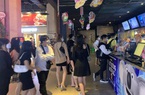 Người Sài Gòn nườm nượp đến rạp xem phim ngày Tết