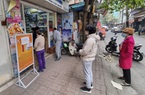 Người Hà Nội ngày đêm xếp hàng mua thuốc điều trị Covid-19 do F0 ngày càng nhiều