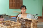Hà Nam: Đan đồ đẹp từ thứ cây dại xưa toàn vứt đi, nhiều người ngồi nhà vẫn tranh thủ kiếm ra tiền