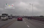 Clip: Honda Civic đâm xe taxi lật ngửa ở cầu Vĩnh Tuy