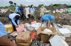 Tiêu hủy gần 1.000 bộ kit test Covid-19, hóa mỹ phẩm, thực phẩm đông lạnh nhập lậu tại Nam Định