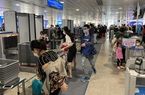 Nhiều khách bỏ quên tài sản tại khu vực soi chiếu sân bay Tân Sơn Nhất