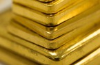 Giá vàng hôm nay 1/6: Vàng tiếp tục lao dốc hơn 1% khi USD đảo chiều
