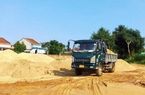Quảng Ngãi: Xử phạt 2 công ty khai thác cát lậu ở bờ Nam sông Vệ trên 120 triệu đồng 