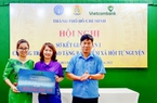 
Vietcombank TP. Hồ Chí Minh, ủng hộ đoàn viên khó khăn tham gia bảo hiểm y tế 2,2 tỷ đồng