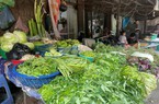 Ngược chiều giá xăng dầu, giá thịt lợn, giá rau xanh vẫn "lên cao" chưa chịu xuống