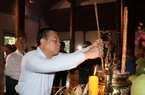 Trưởng Ban Tuyên giáo Trung ương Nguyễn Trọng Nghĩa trao nhà và quà cho người nghèo, gia đình chính sách ở ven rừng Mã Đà