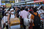 Sân bay Đà Nẵng chật kín du khách, nhiều người mất hàng giờ đồng hồ để check-in
