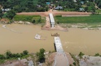 Lào Cai: Cầu trị giá 55 tỷ đồng thi công chậm tiến độ, người dân phải lụy đò qua sông