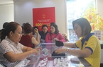 Đồng bạc xanh bật tăng, giá vàng thế giới và trong nước "quay xe"