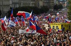 70.000 người biểu tình chống chính phủ Séc, phản đối EU và NATO vì giá xăng và lạm phát