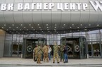 Lính đánh thuê Wagner điều 20 xe tải trả thi thể binh lính Ukraine cho Kiev
