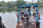 Hiểm nguy từ những chuyến đò ngang ở TP.HCM: Người dân cho rằng thời gian ngắn, không cần mặc áo phao