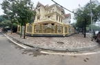Hà Nội: Hàng rào "quây" vỉa hè bên cạnh biệt thự hoành tráng ở khu Linh Đàm đã được tháo dỡ