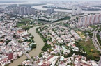 Nhiều dự án bất động sản TP.HCM "đắp chiếu" vì thiếu vốn