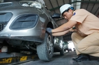 Ngày đầu tiên lực lượng CSGT tăng cường, hỗ trợ các trung tâm đăng kiểm ở TP.HCM 