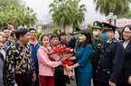 Quảng Ninh đón đoàn du khách Trung Quốc đầu tiên qua Cửa khẩu Quốc tế Móng Cái