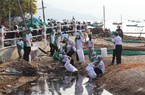 Nha Trang: Trên 115 thanh niên ra quân làm sạch môi trường