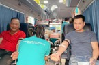 Phụ huynh hiến máu nhân đạo tại trường: Thêm bài học về sự chia sẻ