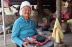 Nghề dệt thổ cẩm của người K’Ho (Bài 1): Người nhuộm vải không được tắm, không ăn thịt trâu, bò