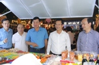 Hàng nghìn người thích thú trải nghiệm phố ẩm thực đầu tiên của Hà Tĩnh