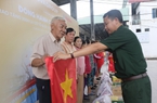 Tặng 3.000 lá cờ cho ngư dân Khánh Hòa