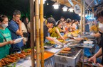 Du khách chen chân thưởng thức tinh hoa ẩm thực tại Festival Nghề truyền thống Huế 2023 