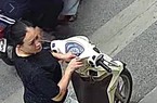 Clip NÓNG 24h: Cặp đôi trộm xe táo tợn ngay giữa ban ngày ở Hà Nội