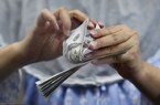 Tỷ giá USD hôm nay 1/5: Giá USD ít biến động trước cuộc họp của Fed