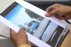 Hình ảnh CA Hà Nội sử dụng máy in để in hình ảnh xe vi phạm, chủ xe hết chối cãi
