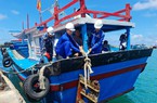 Hỗ trợ nước ngọt và sửa chữa tàu bị hư hỏng ở Trường Sa