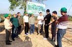 Chuyên gia Việt Nam chuyển giao phương pháp canh tác nông nghiệp mới cho nông dân Lào