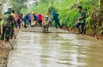 Nông dân một huyện ở Phú Thọ góp 8.000 ngày công, làm gần 200 km đường nông thôn mới