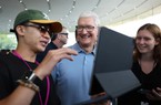Cổ phiếu Apple đạt mức cao kỷ lục sau khi ra mắt kính Vision Pro VR