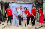 Tri ân người có công, hỗ trợ người dân gặp khó khăn