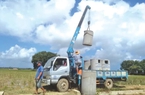 Nông dân Quảng Trị dọn rác làng, nhặt rác đồng, môi trường tốt lên, con người khỏe thêm