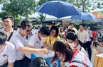 Nhiều dự án bất động sản mở bán, nhân viên môi giới ra sức chào mời sau thời gian dài "im hơi lặng tiếng"