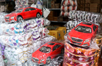 Xe Mercedes, SH, Iphone 14, đồng hồ Rolex, điện thoại Vertu ... lên mâm cúng Rằm tháng 7